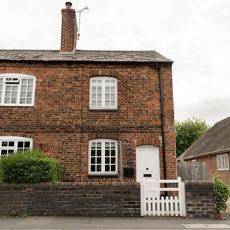 Cosy 2 Bed Cottage In Charming Village Of Christleton - For Up To 5 Buitenkant foto
