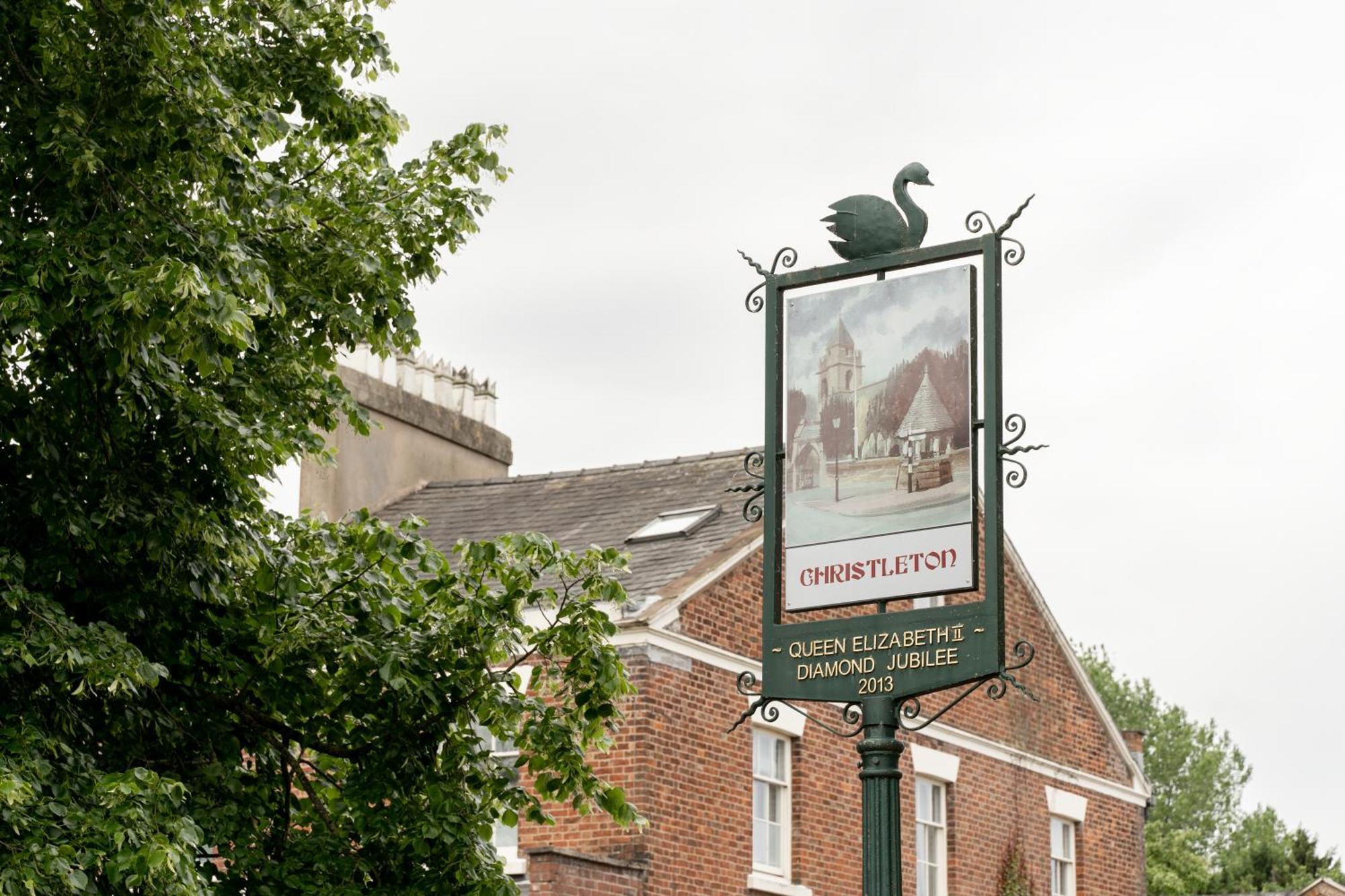 Cosy 2 Bed Cottage In Charming Village Of Christleton - For Up To 5 Buitenkant foto