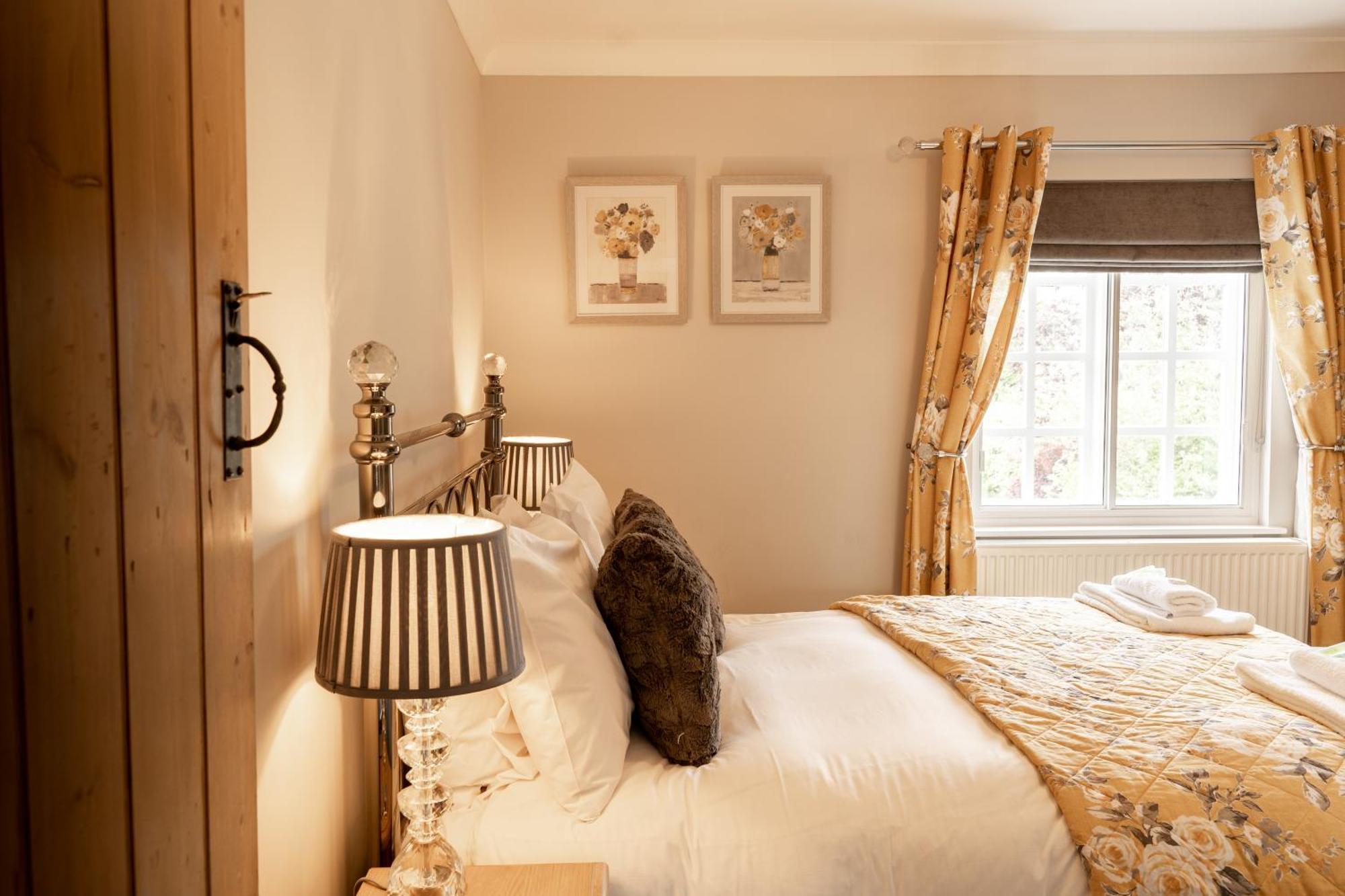 Cosy 2 Bed Cottage In Charming Village Of Christleton - For Up To 5 Buitenkant foto