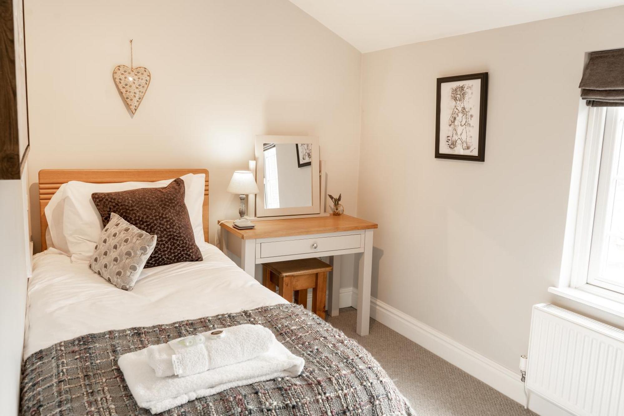Cosy 2 Bed Cottage In Charming Village Of Christleton - For Up To 5 Buitenkant foto