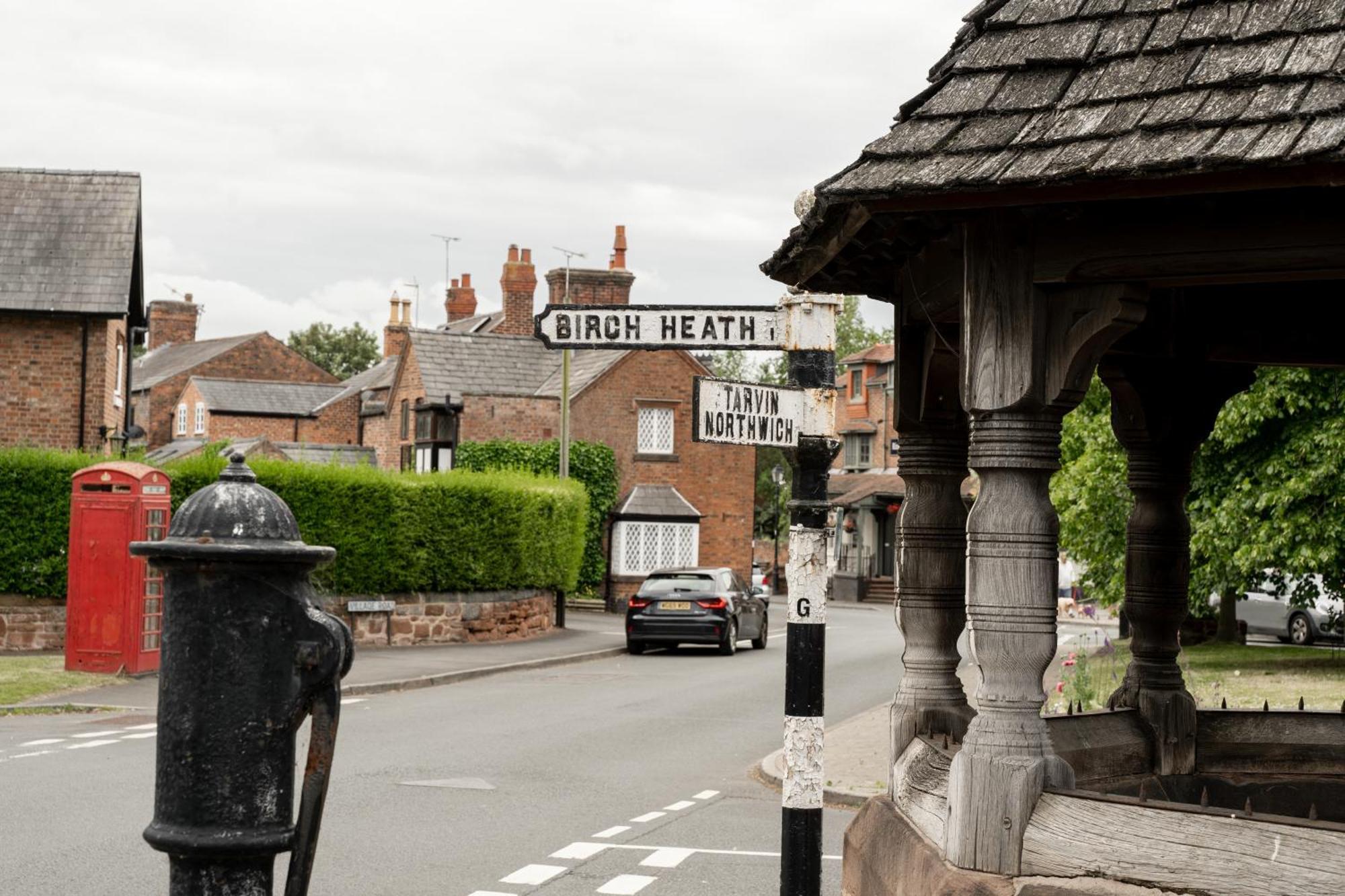 Cosy 2 Bed Cottage In Charming Village Of Christleton - For Up To 5 Buitenkant foto